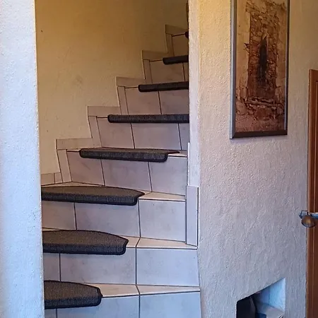Privater 3-zimmer-gaestebereich Im Haus Mit Separatem Zugang Nahe Langenthal Appartamento *